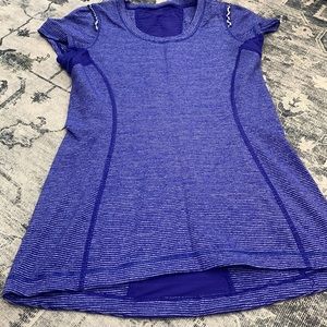 Blue stripe lululemon tee